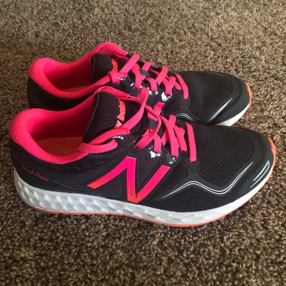 Women’s New Balance Shoes - Picture 2 of 4
